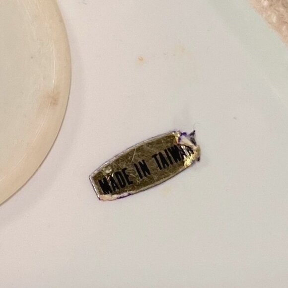 Ceramic Pottery Green Whale Coin Savings Bank with Plug Eyelashes Taiwan HTF - Picture 11 of 12